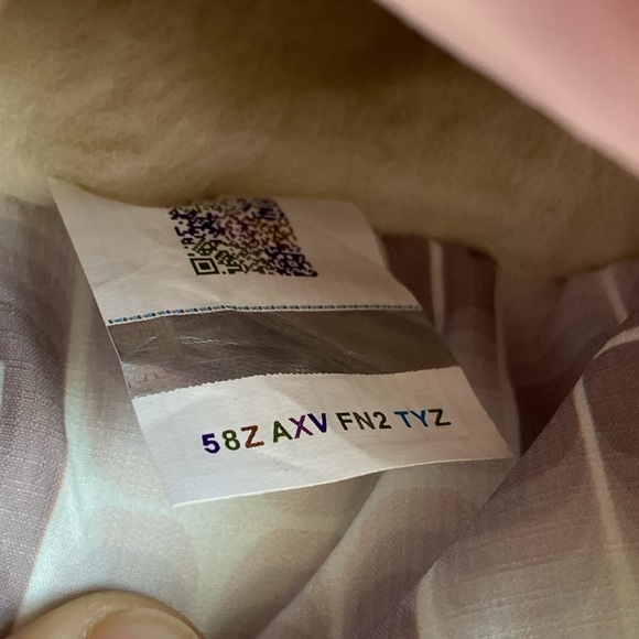 ❄️ UGG Kid Classic Maxi Short sz 3 - Picture 8 of 14